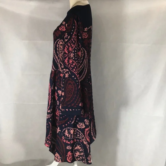 Copy = NWT= BCBG MAXAZRIA TUNIC , Size M , Navy Combo . - Picture 4 of 8